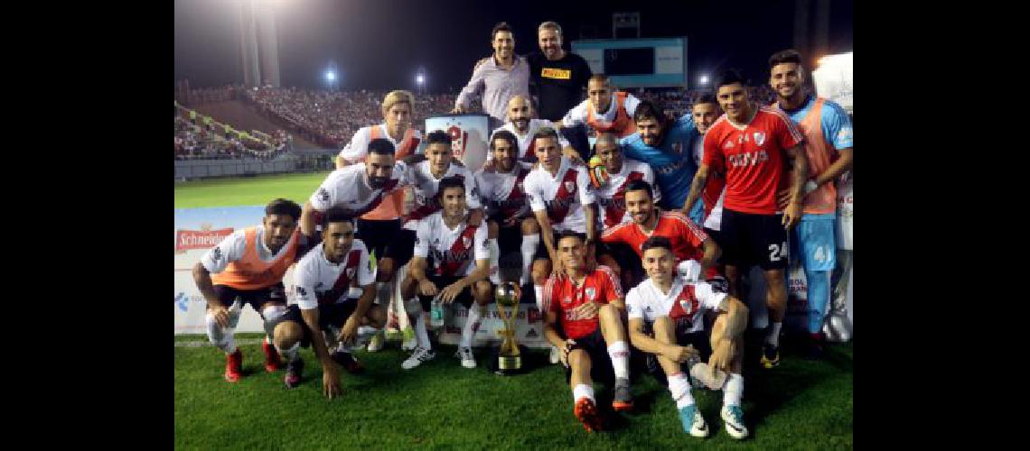 River fue maacutes que Boca y se quedoacute con el primer Superclaacutesico del antildeo