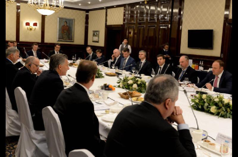 Macri se reuacutene con Putin en el Foro de Davos