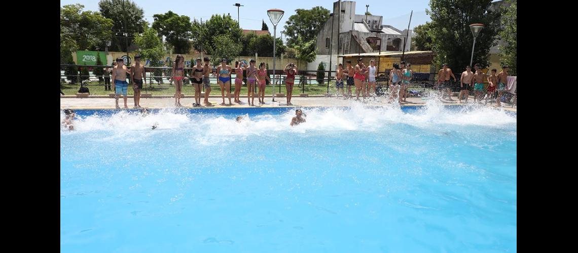 Controlan la higiene de los natatorios en Avellaneda