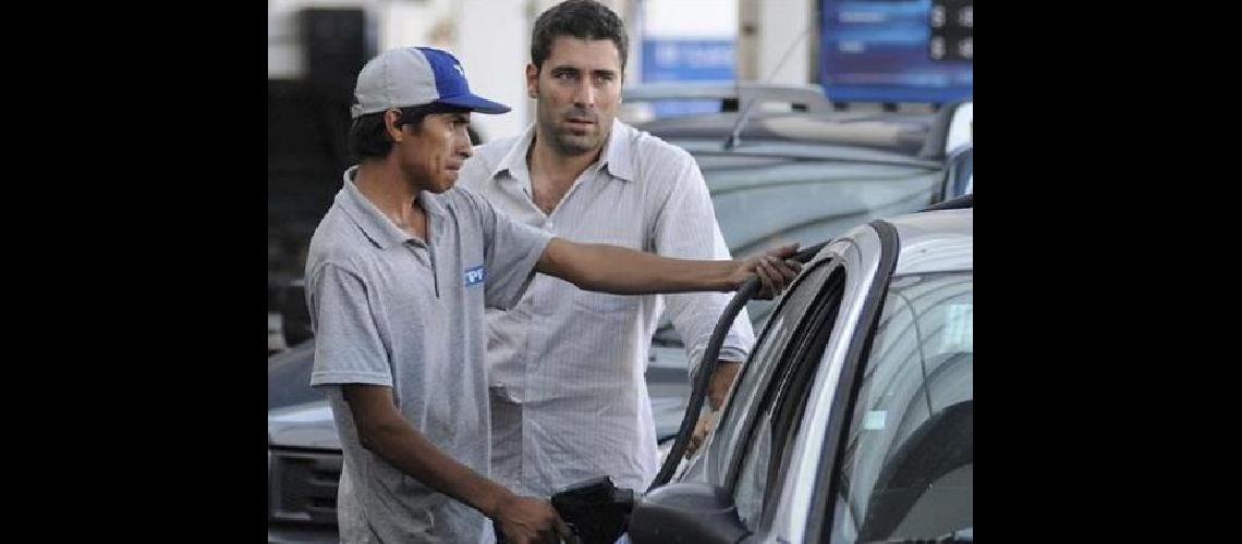 YPF subioacute nuevamente el precio del combustible