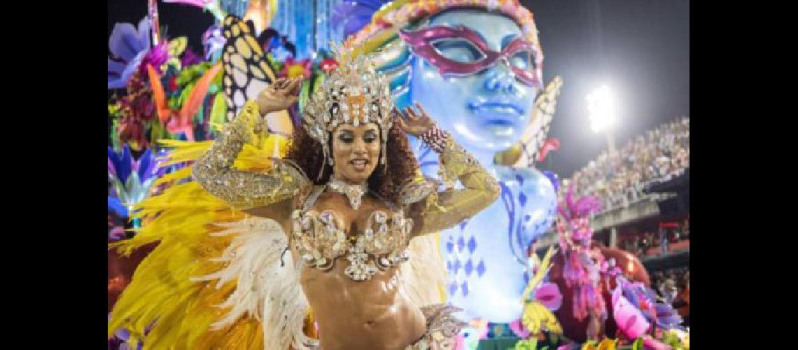 Los argentinos son los que maacutes viajan al Carnaval de Riacuteo