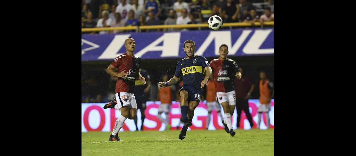 Con el retorno de Tevez Boca sacoacute maacutes luz arriba