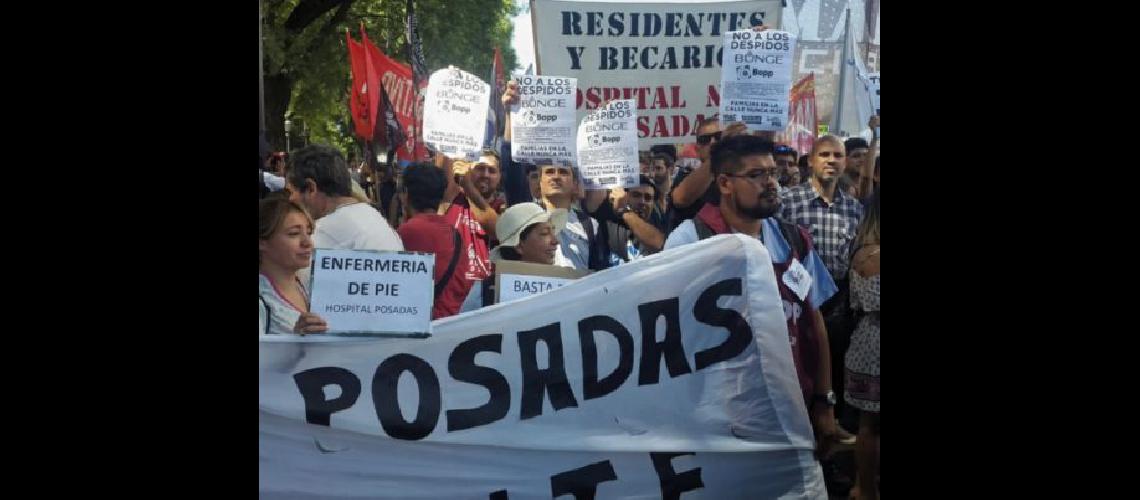 Trabajadores del Posadas el INTI y Cresta Roja protestan contra los despidos