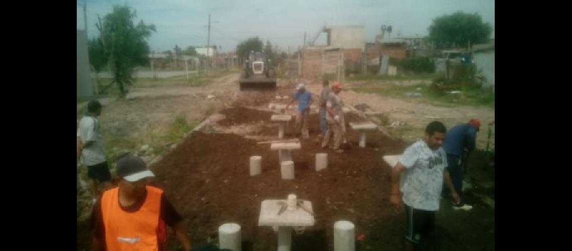 Lomas- donde habiacutea un basural construyen una plaza para la gente