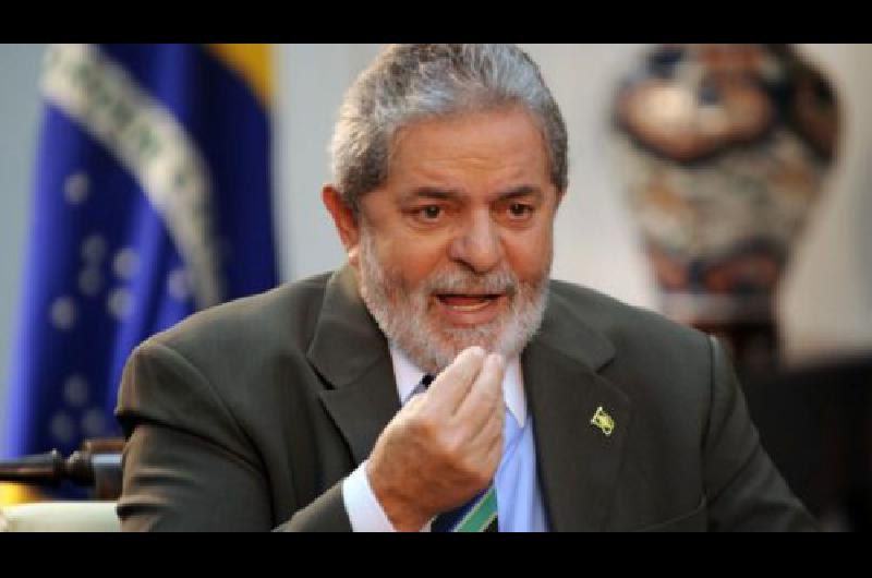 Le tienen que devolver el pasaporte a Lula