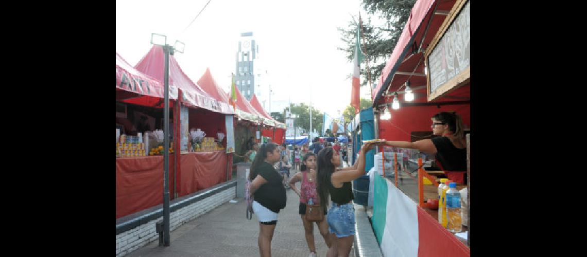 Uacuteltimo diacutea para disfrutar de la Expo Colectividades