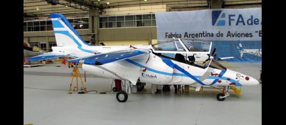 Siguen los despidos en la Faacutebrica Militar de Aviones