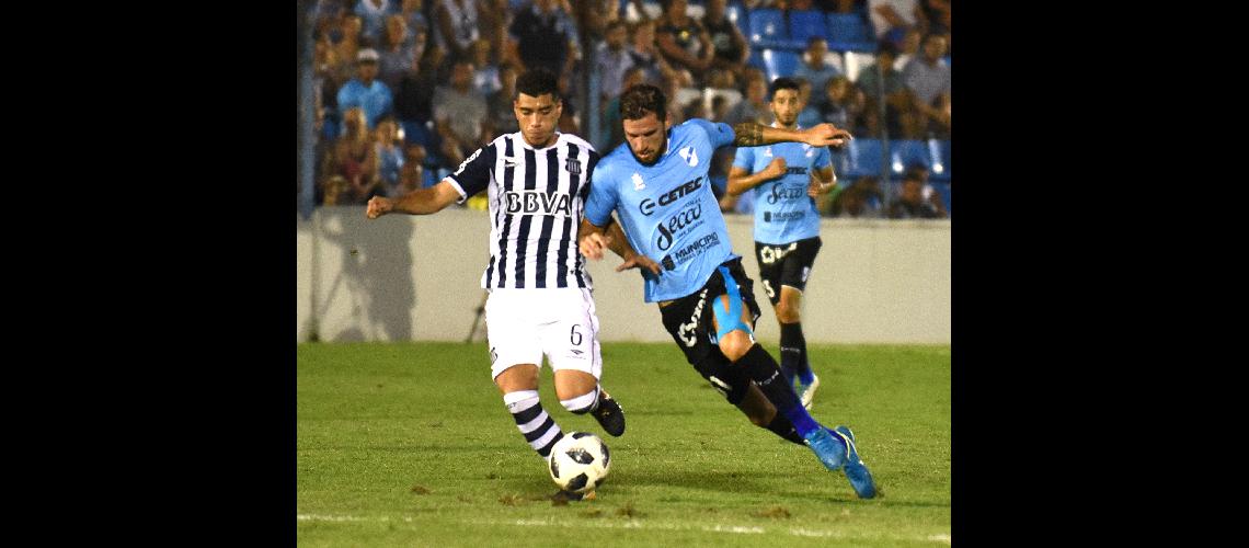 Temperley no reacciona y se complica