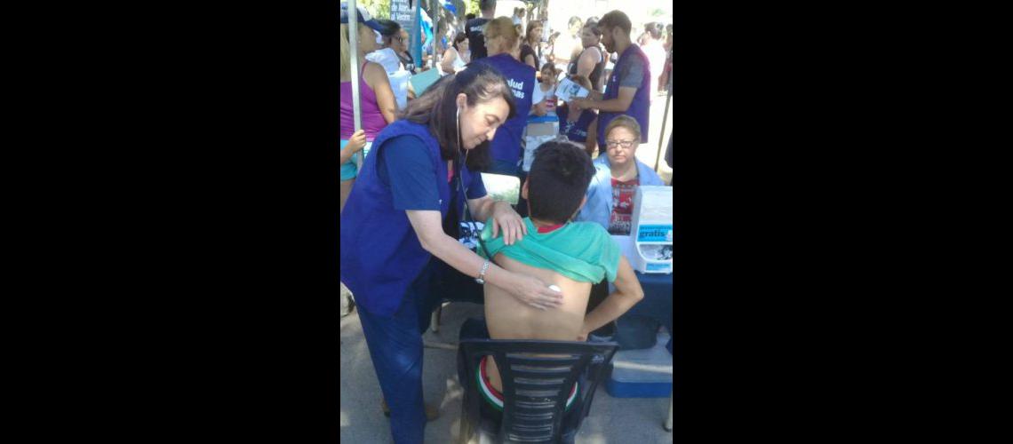 Salud- maacutes de 3 mil asistencias recibieron los vecinos de Lomas durante enero