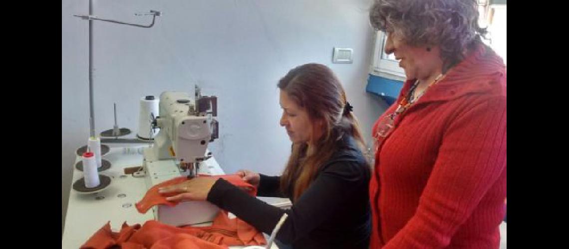 El Municipio de Lomas inscribe a los cursos para mujeres