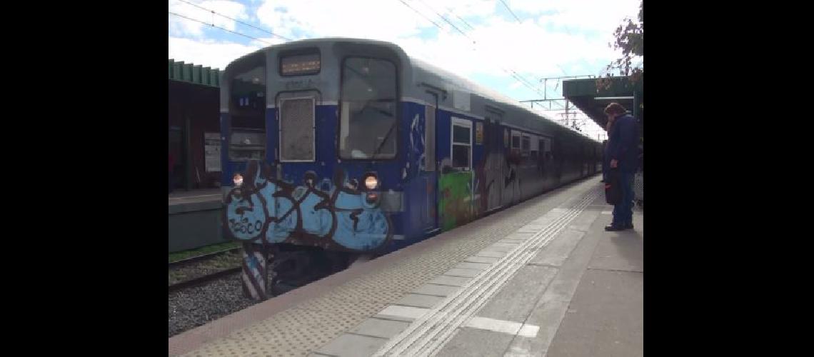 El Jaguumlel- con un video reclaman que en la estacioacuten de tren no hay rampas de acceso para discapacitados