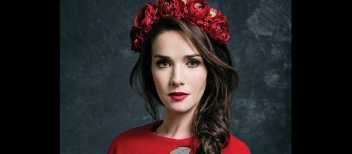 Natalia adaptoacute una cumbia para el 8M