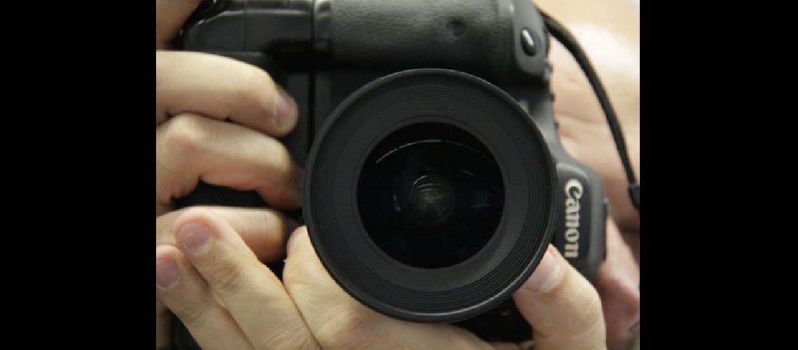 Concurso fotograacutefico para celebrar el Diacutea de la Mujer
