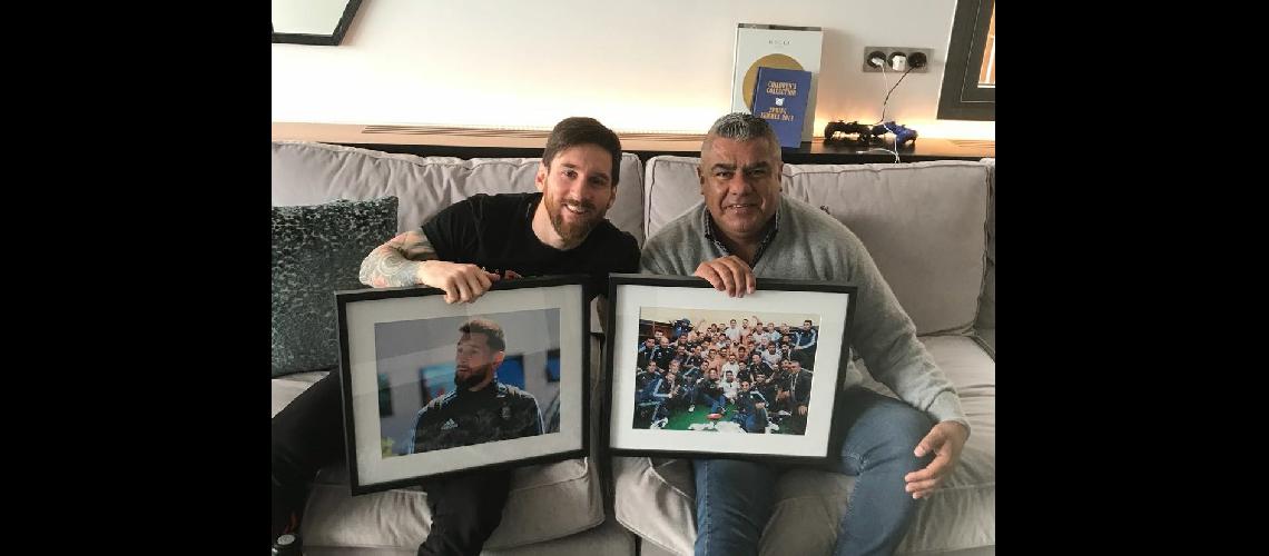 Messi y Tapia juntos en Barcelona