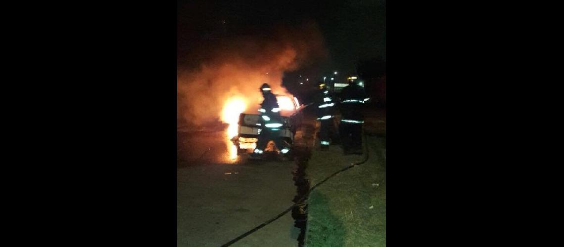 Bomberos de Lomas asiste en maacutes accidentes viales 