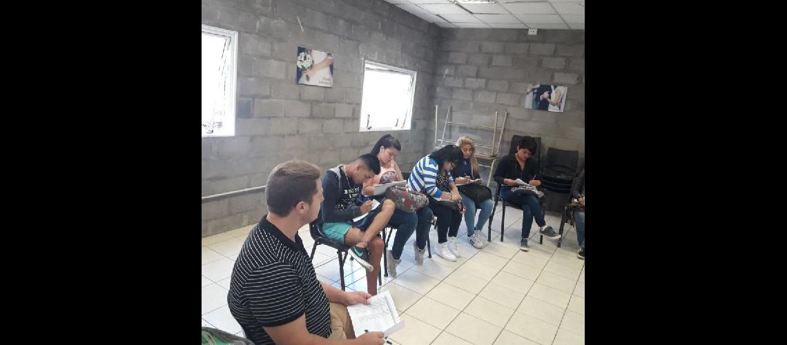 Lomas- asisten y capacitan a los vecinos para su insercioacuten laboral