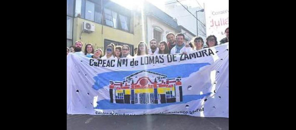 El Profesorado de Arte en Teatro de Lomas reclama su presupuesto