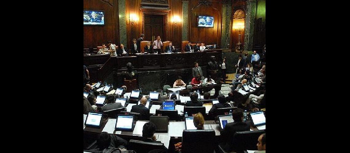 La Legislatura Portentildea relativizoacute la importancia de Paro de Mujeres