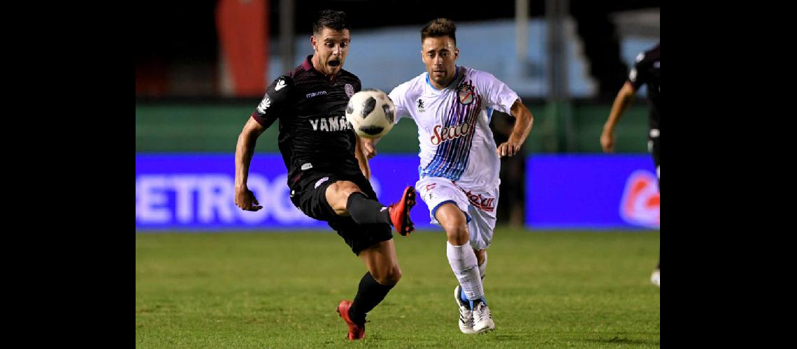 Arsenal le dio otro golpe al delicado presente de Lanuacutes