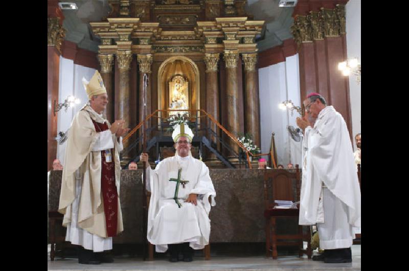 Asumioacute el nuevo obispo auxiliar  de la dioacutecesis de Lomas de Zamora