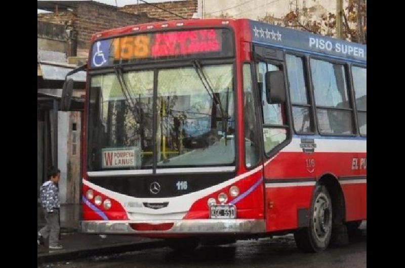 Apuntildealaron a un colectivero y hay paro de choferes de la liacutenea 158