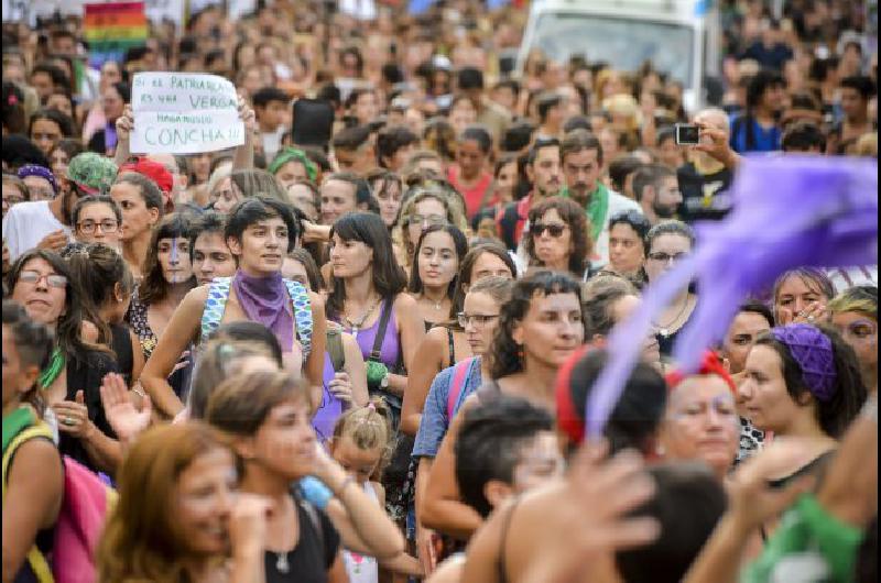 8M- la Policiacutea no podraacute llevar balas de plomo en la marcha