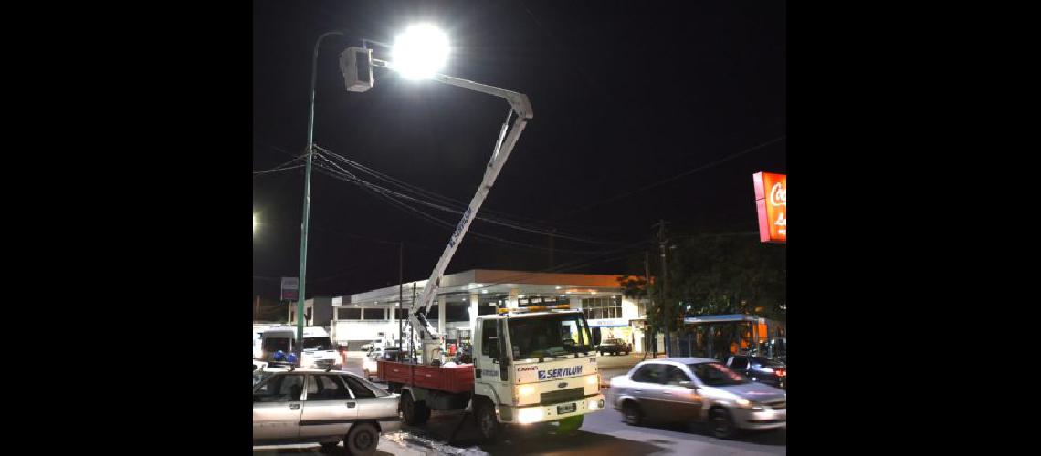 Lomas- instalan maacutes luminarias LED en calles plazas y zonas comerciales