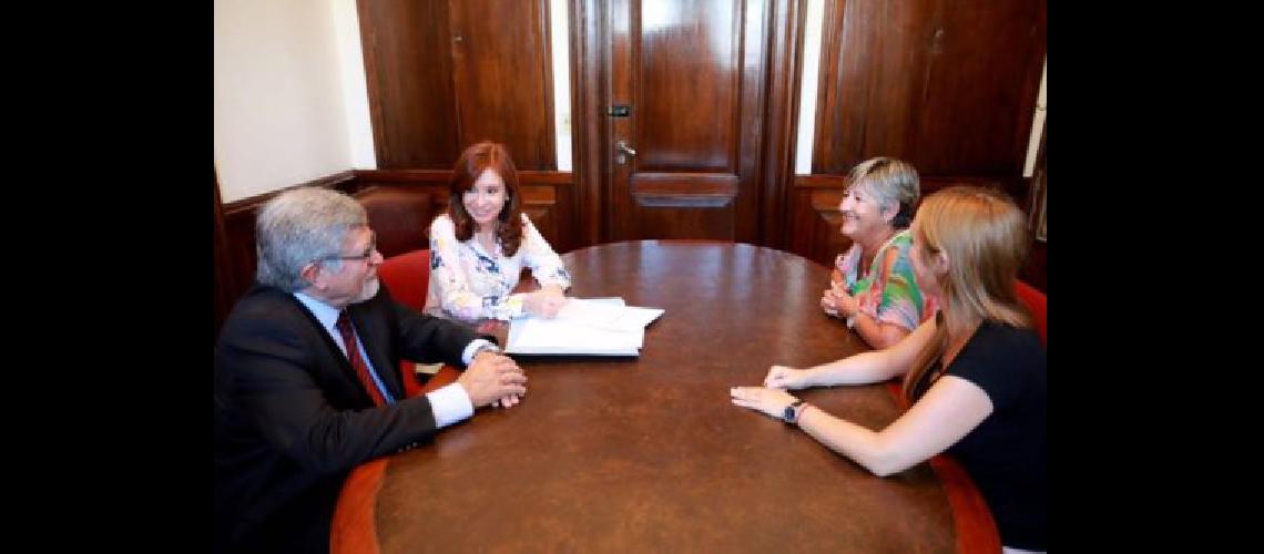 Cristina contra los paraiacutesos fiscales