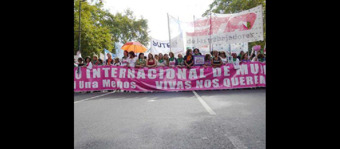 Cortes restricciones de traacutensito y desviacuteos por el 8M