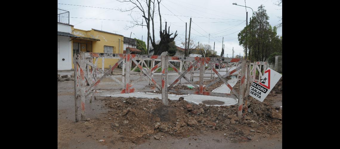 Turdera- luego de los reclamos AySA habilitoacute el servicio de cloacas