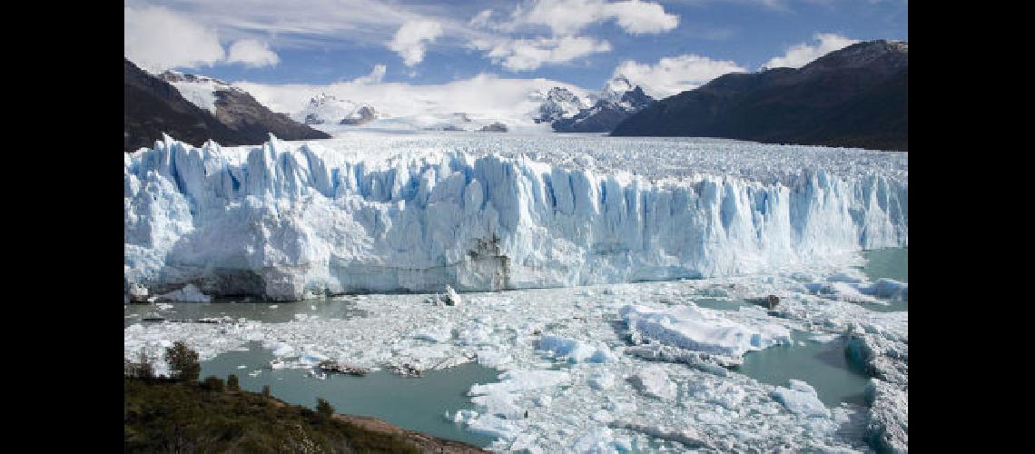 Continuacutea el rompimiento del Glaciar Perito Moreno