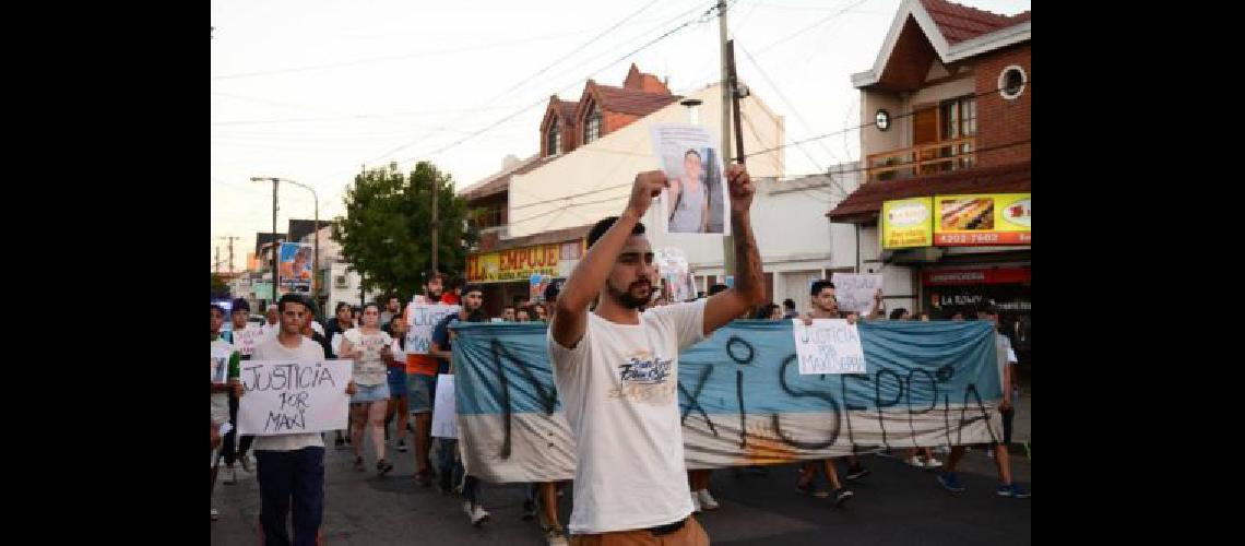Familiares y amigos de Maximiliano Seppia realizan una marcha para pedir Justicia