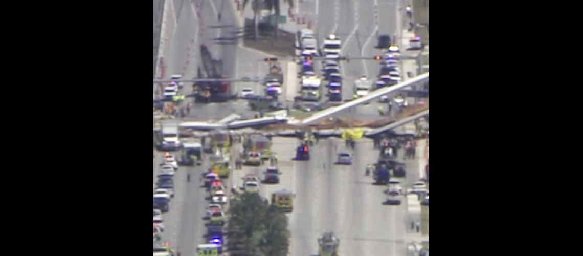 Miami- se desmoronoacute un puente
