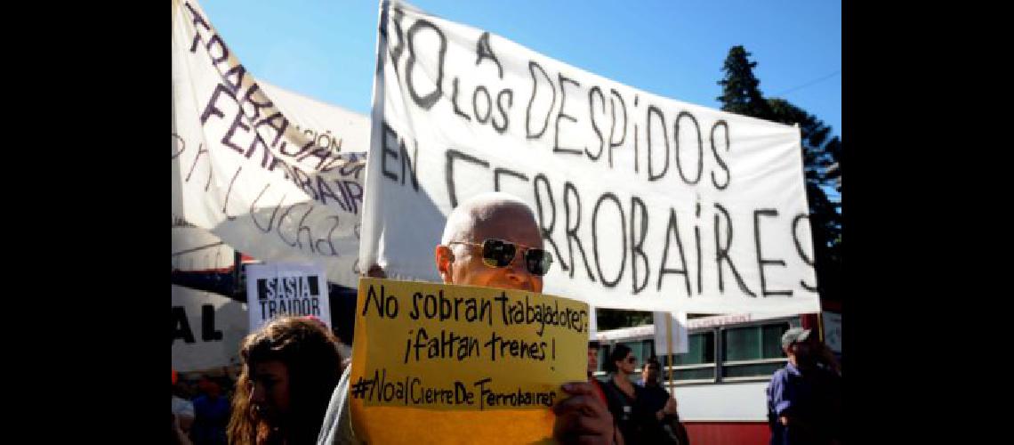 Una marcha para reclamar por los despidos de Ferrobaires