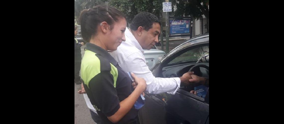 Jornada de concientizacioacuten vial en las calles de Lomas