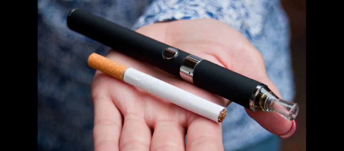 Los cigarrillos electroacutenicos pueden ser maacutes dantildeinos que beneficiosos