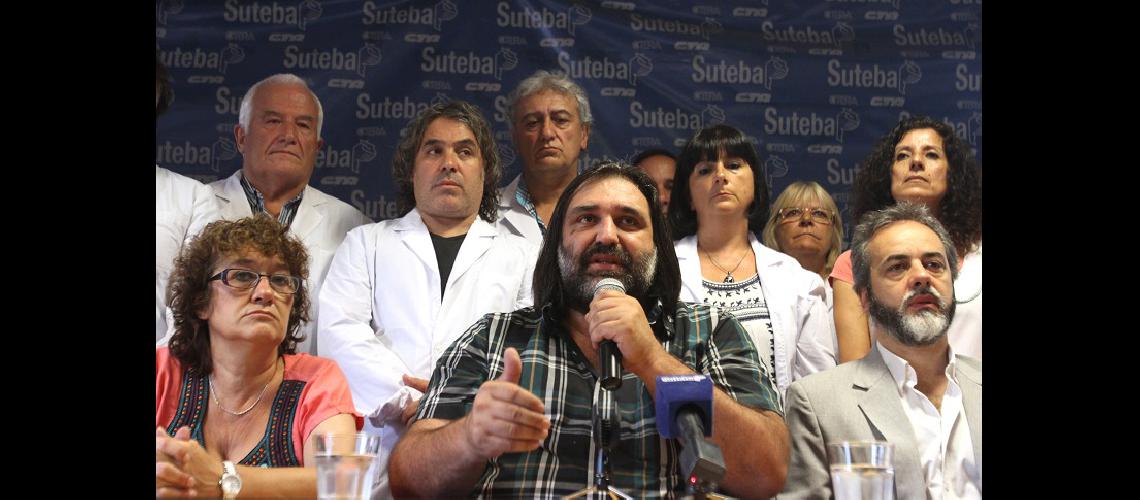 Docentes instalaraacuten una carpa blanca frente a la gobernacioacuten