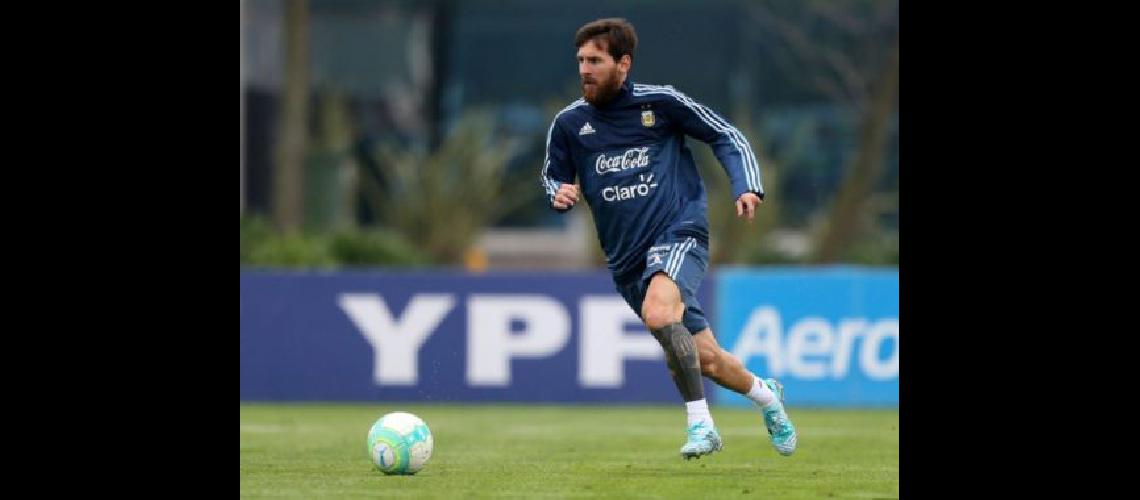 Argentina con Messi en duda se mide frente a Espantildea