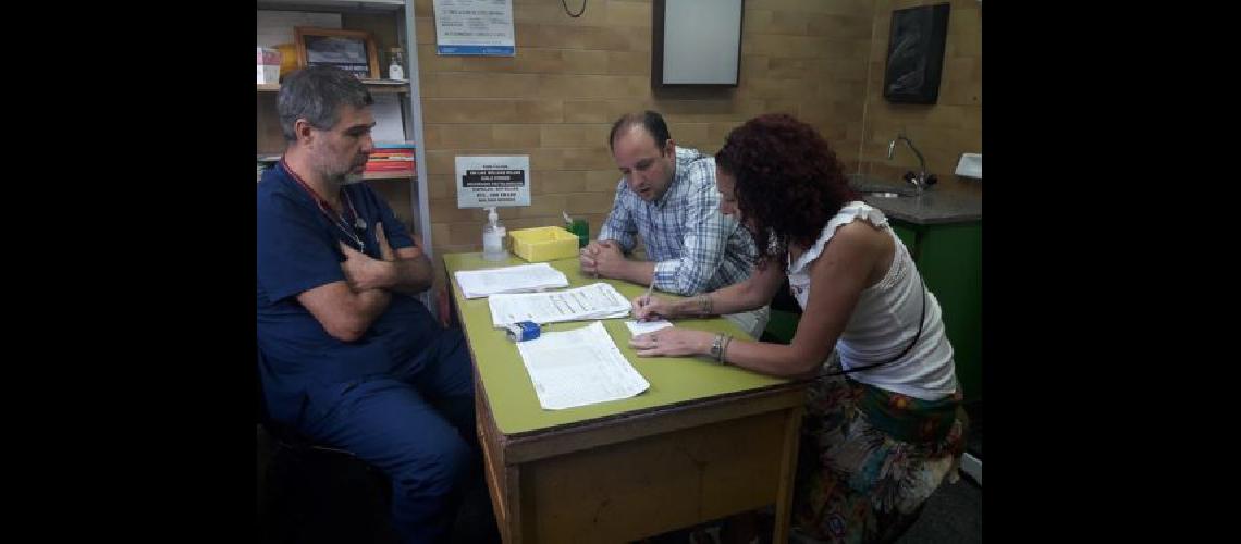 Visitan las unidades sanitarias para conocer sus necesidades
