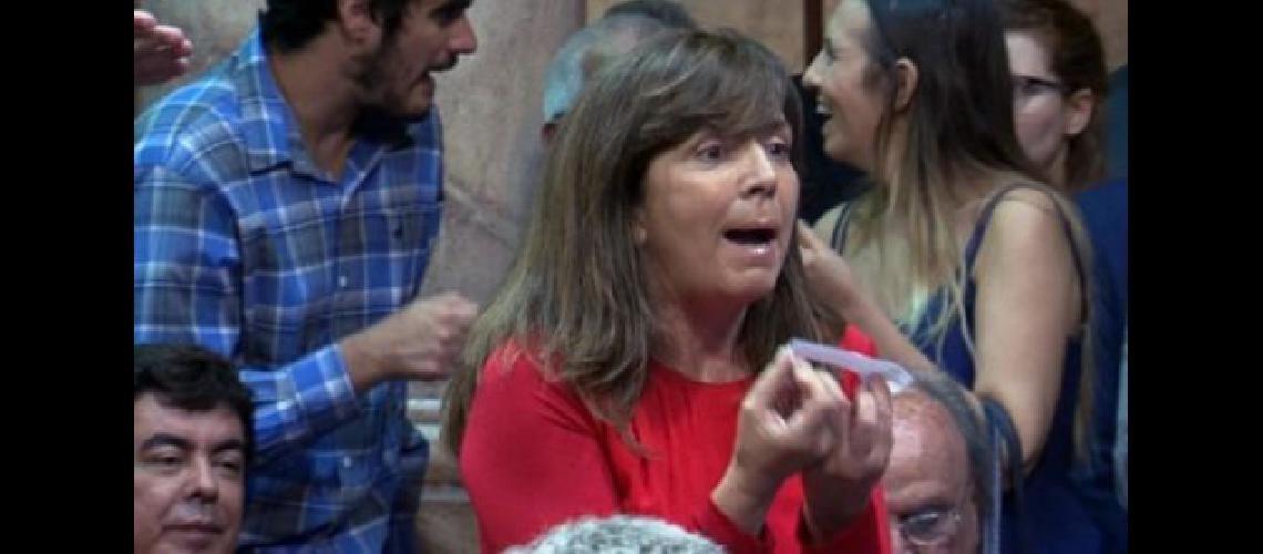 Escaacutendalo en el Congreso