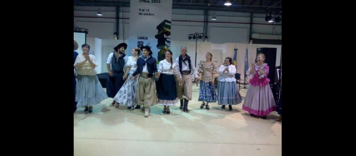 Actividades en la Escuela de Danzas Tradicionales Argentinas de Lomas