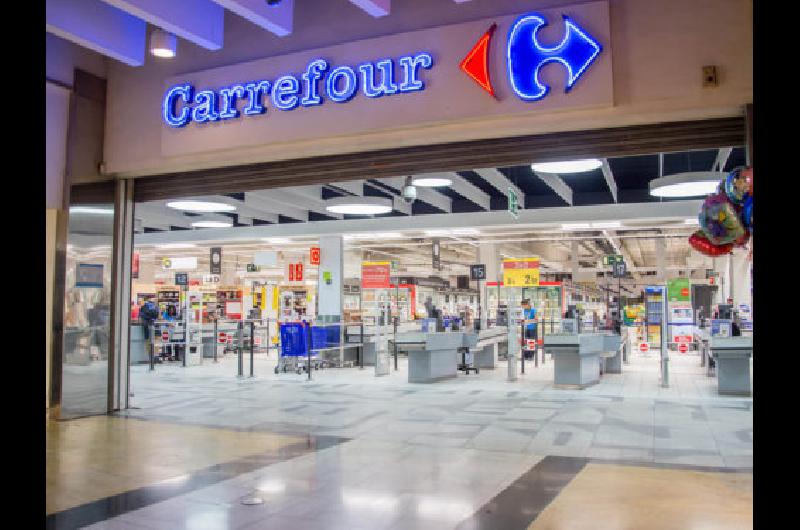 Carrefour en crisis- la empresa analiza despidos y Triaca convocoacute a los directivos