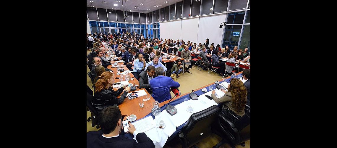 Diputados ya debate la despenalizacioacuten del aborto