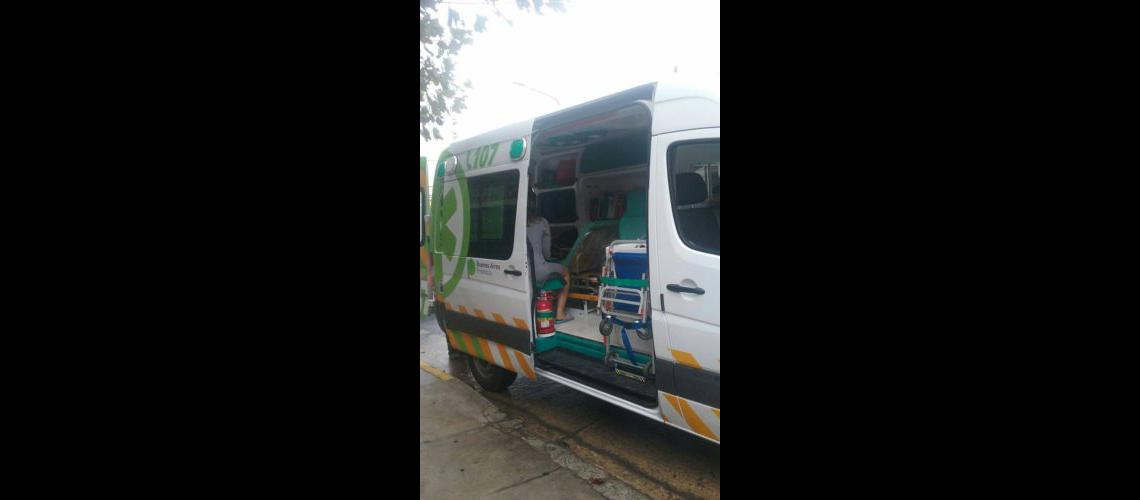 Cinco vecinos fueron asistidos en la calle por Emergencias Lomas
