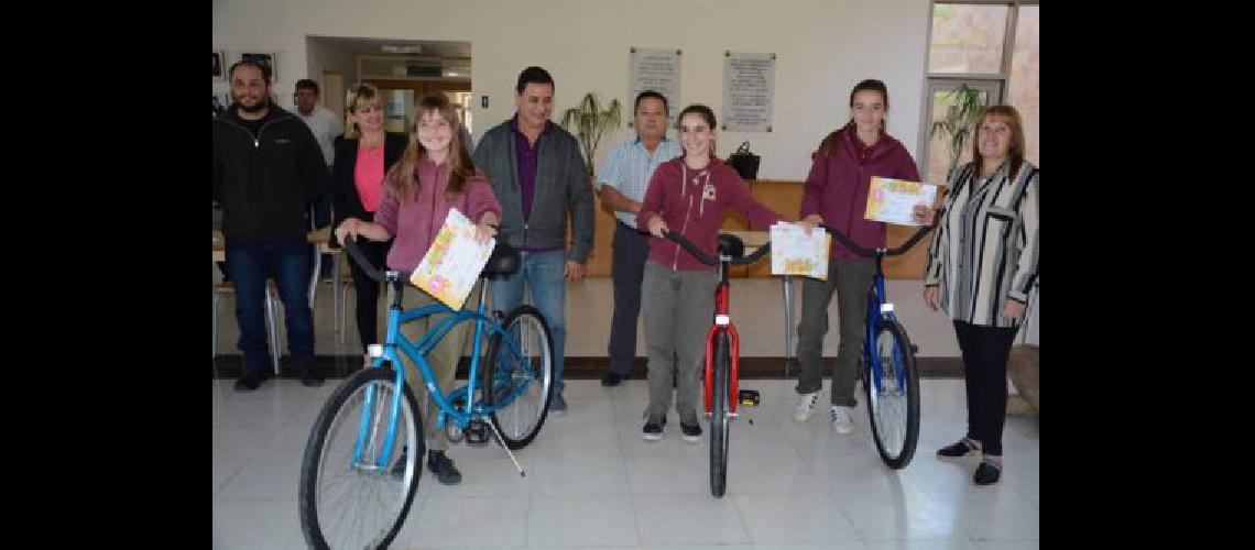 En San Vicente premiaron a los estudiantes por su conocimiento