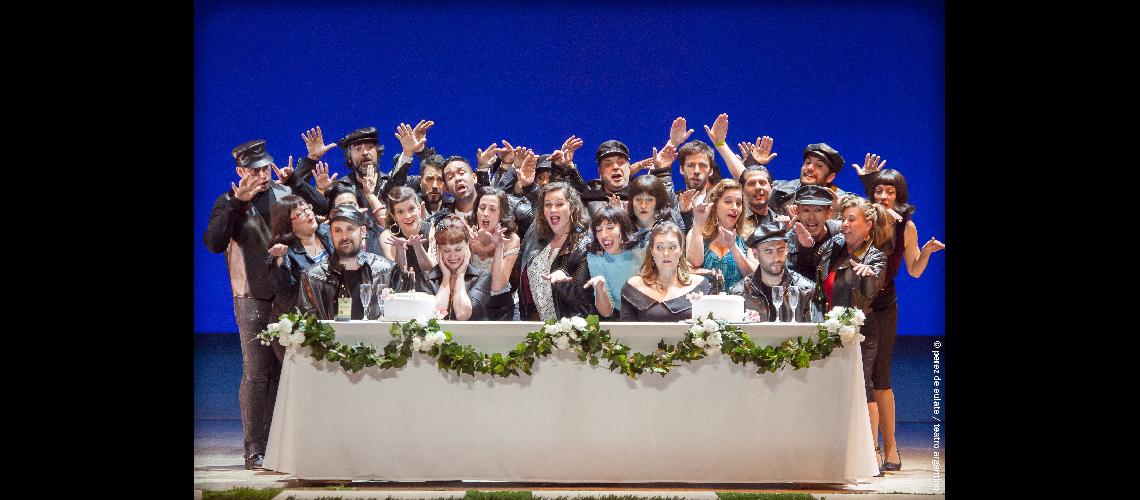 La oacutepera ldquoCosi fan tutterdquo llega al Teatro Roma de Avellaneda