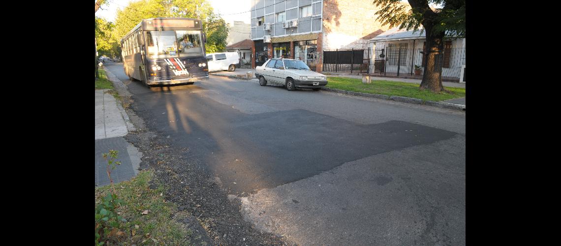 Extienden las obras de bacheo para mejorar la circulacioacuten vial