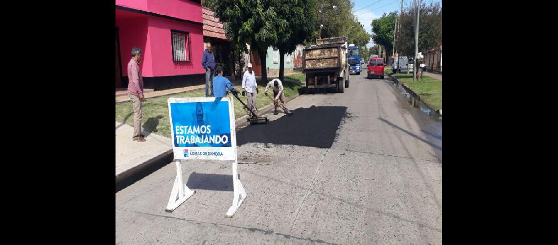 Extienden las obras de bacheo para mejorar la circulacioacuten vial