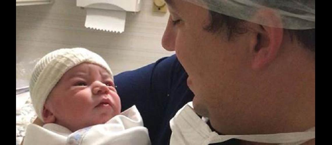 Gastoacuten papaacute por quinta vez