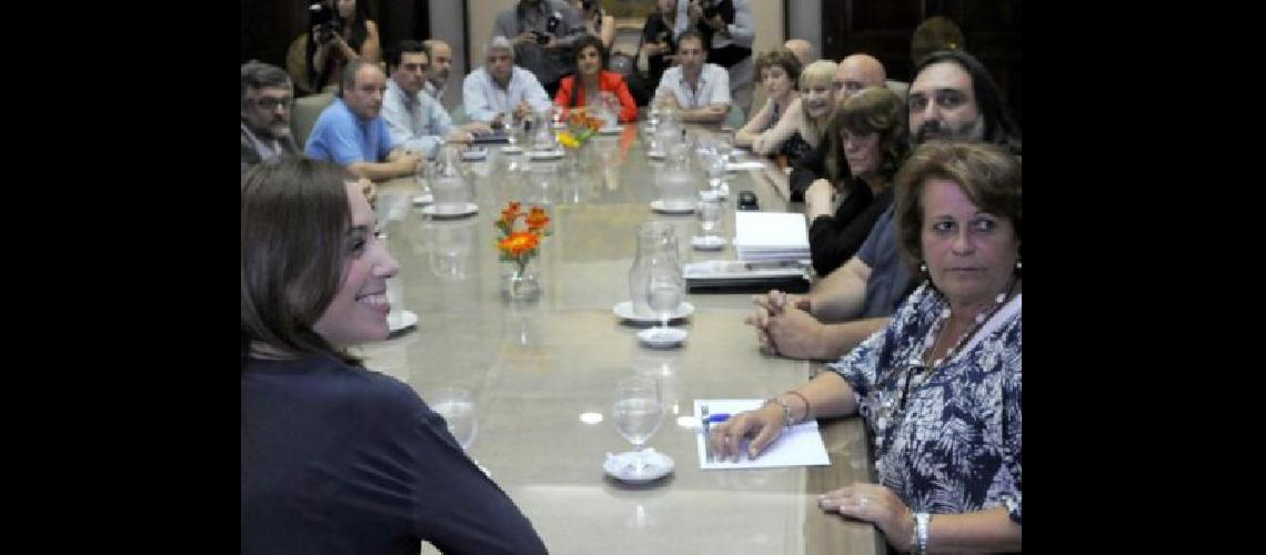 Docentes rechazaron un 10-en-porciento- de aumento para el primer semestre